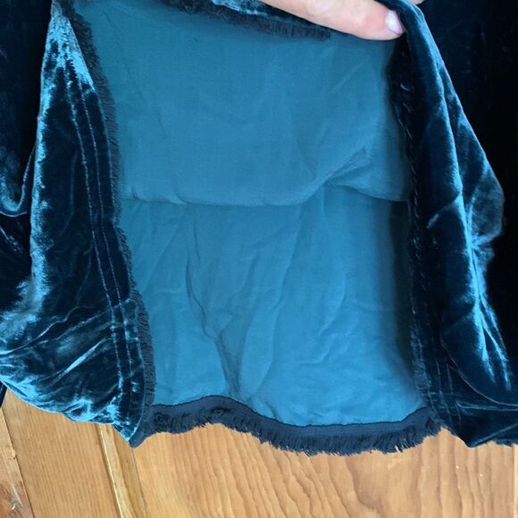 Go > Go Silk deep green velour long sleeve frayed hem tunic top - Picture 8 of 10